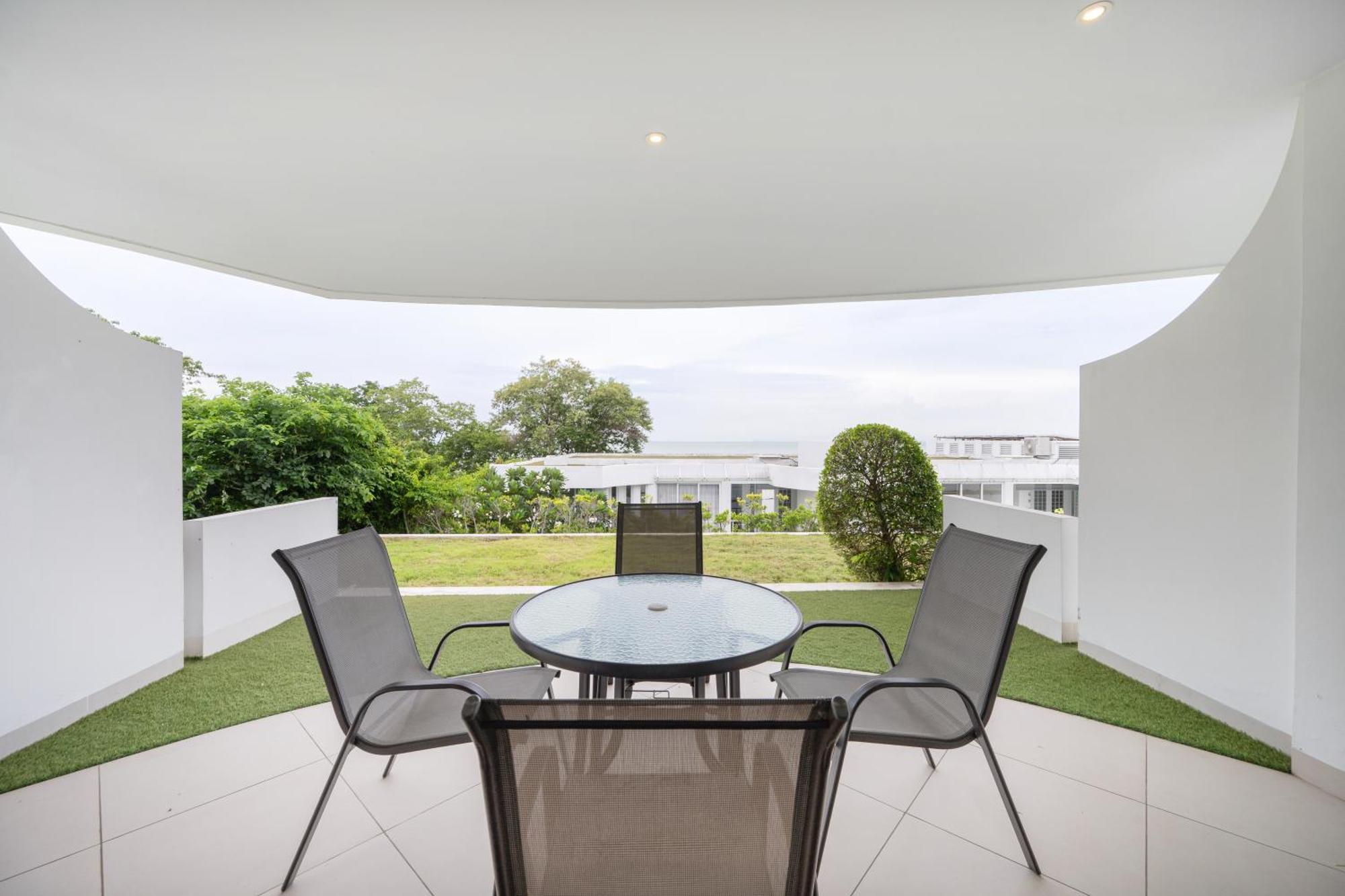 Pure Sunset Beach - Ocean View Room, Pattaya 나 좀티엔 외부 사진
