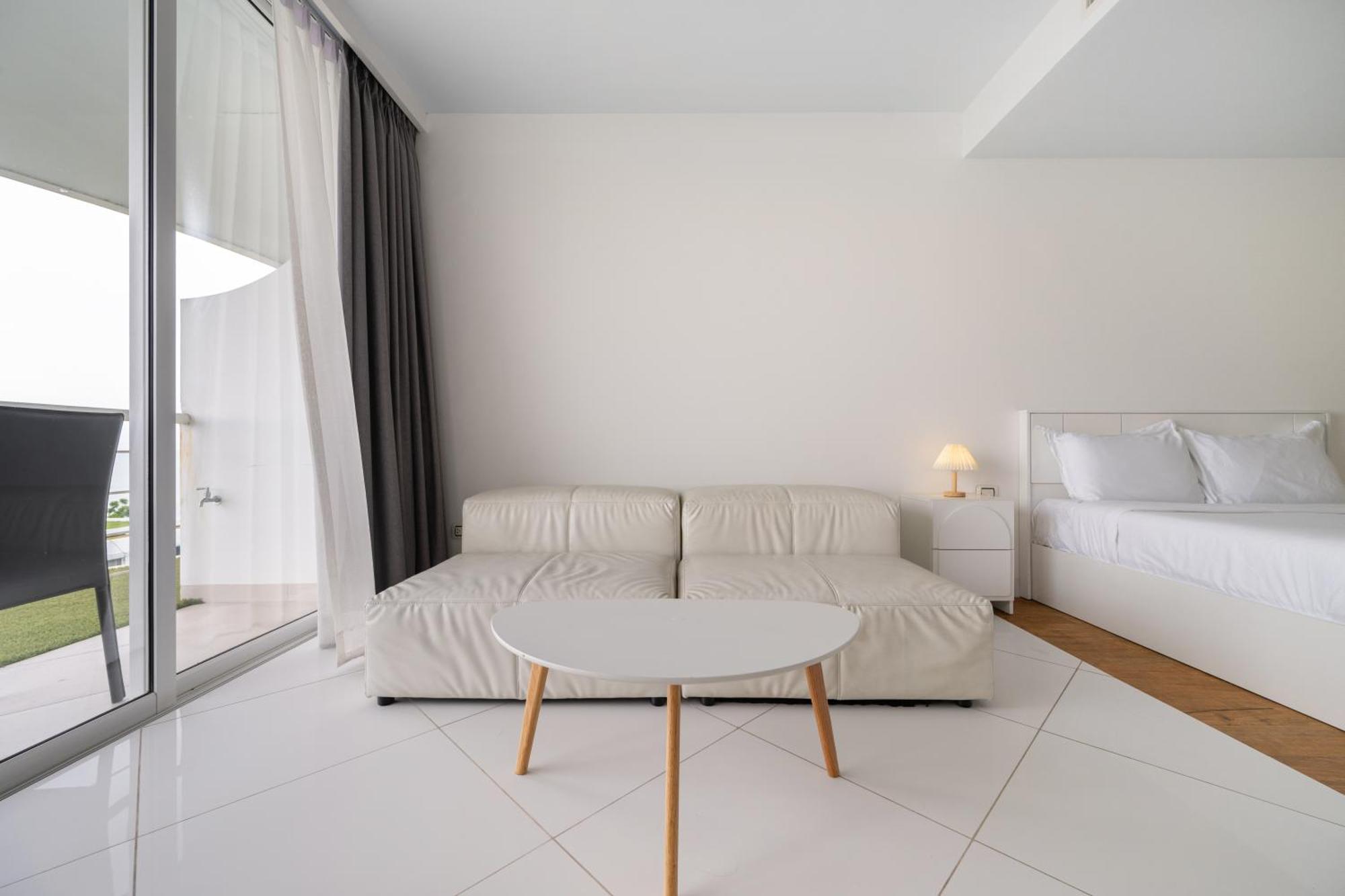 Pure Sunset Beach - Ocean View Room, Pattaya 나 좀티엔 외부 사진